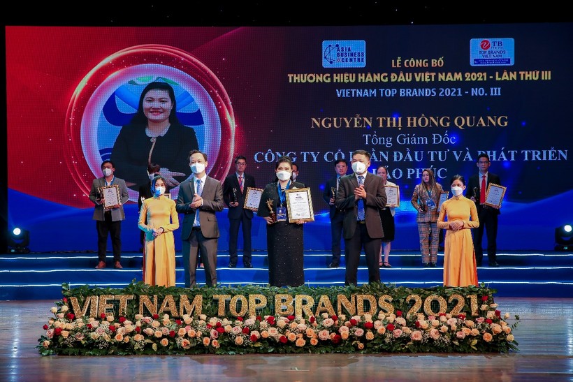 Nhà lãnh đạo tiêu biểu Việt Nam 2021 – Nguyễn Thị Hồng Quang