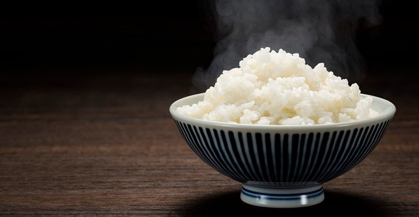 Một bát cơm trắng có 44 g tinh bột. (Ảnh: ITN)