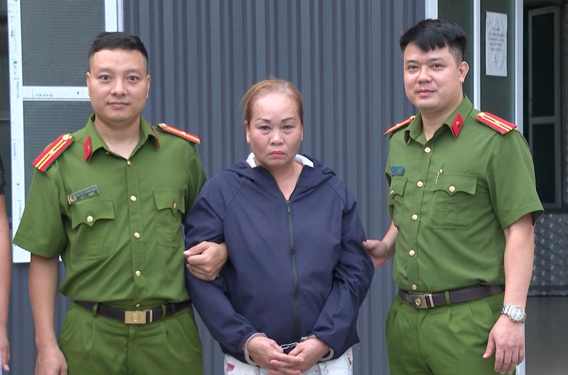 Nguyễn Thị Hoa bị bắt sau 27 năm trốn nã về tội “Lạm dụng tín nhiệm chiếm đoạt tài sản”. (Ảnh: CATH)