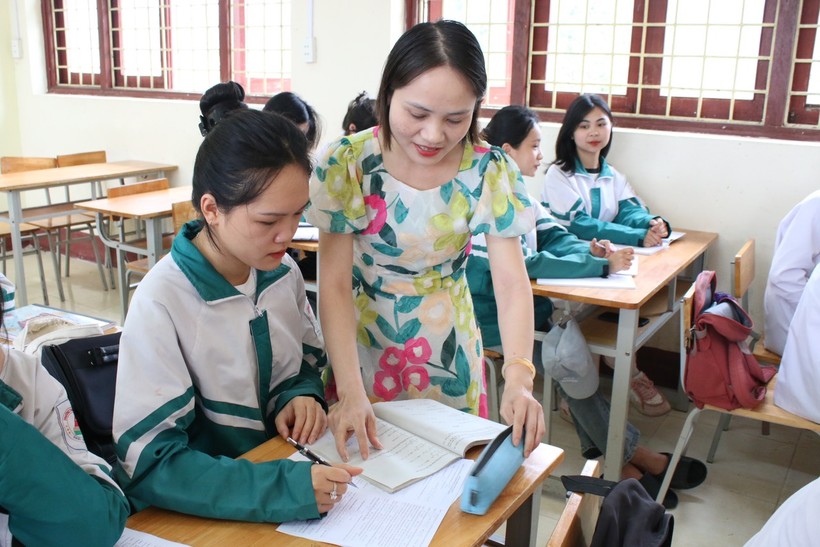 Học sinh trường THPT Định Hóa, huyện Định Hóa, tỉnh Thái Nguyên tích cực ôn tập chuẩn bị cho kỳ thi tốt nghiệp THPT năm 2024.