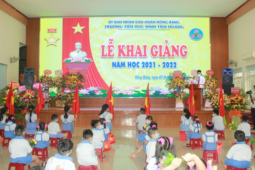 Lễ khai giảng năm học mới Trường Tiểu học Đinh Tiên Hoàng