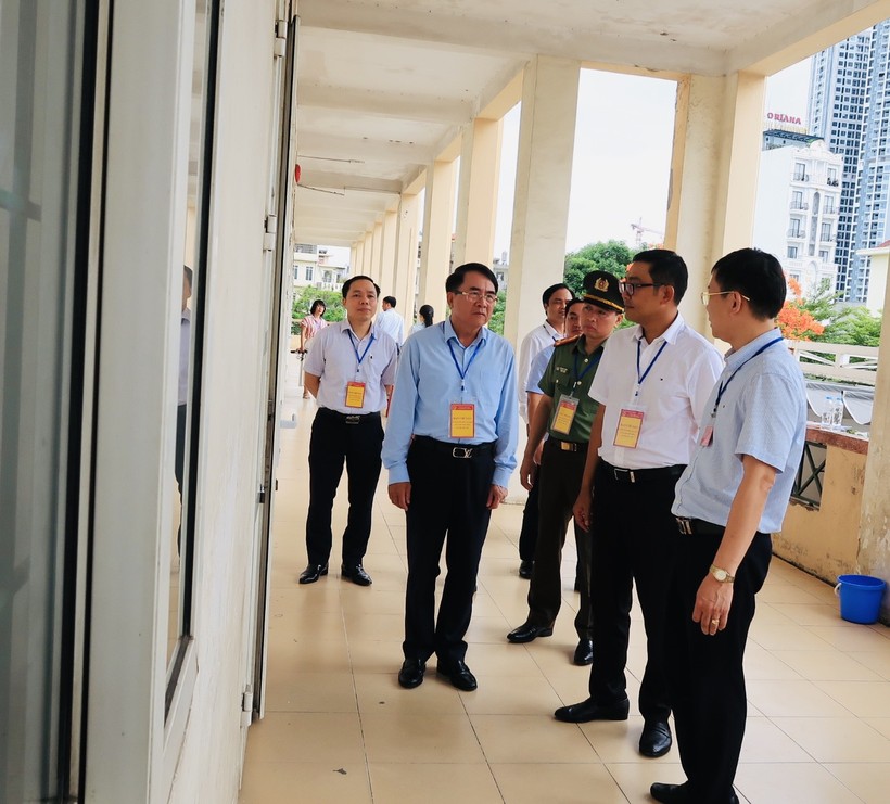 Ban chỉ đạo thi thành phố kiểm tra tại điểm thi Trường THPT Lê Chân, quận Lê Chân.